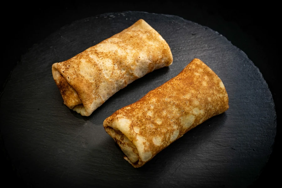 Блины с клубникой