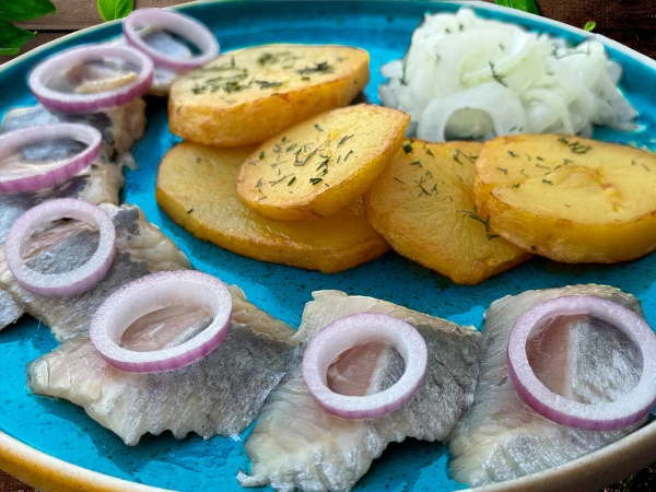 Сельдь с тёплым картофелем