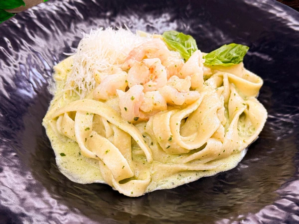 Паста тальятелле с креветками и сливочным Песто 