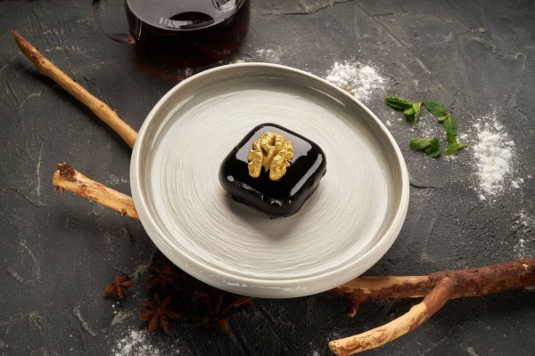 Муссовое шоколадное пирожное