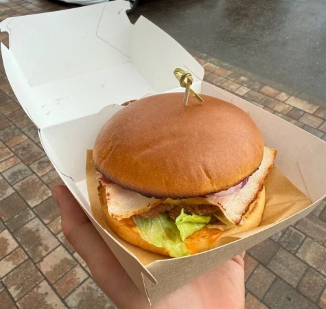 Бургер с беконом