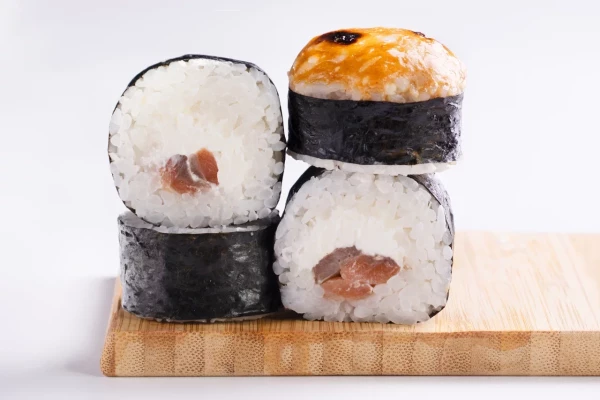 Запечённый с копчёным лососем