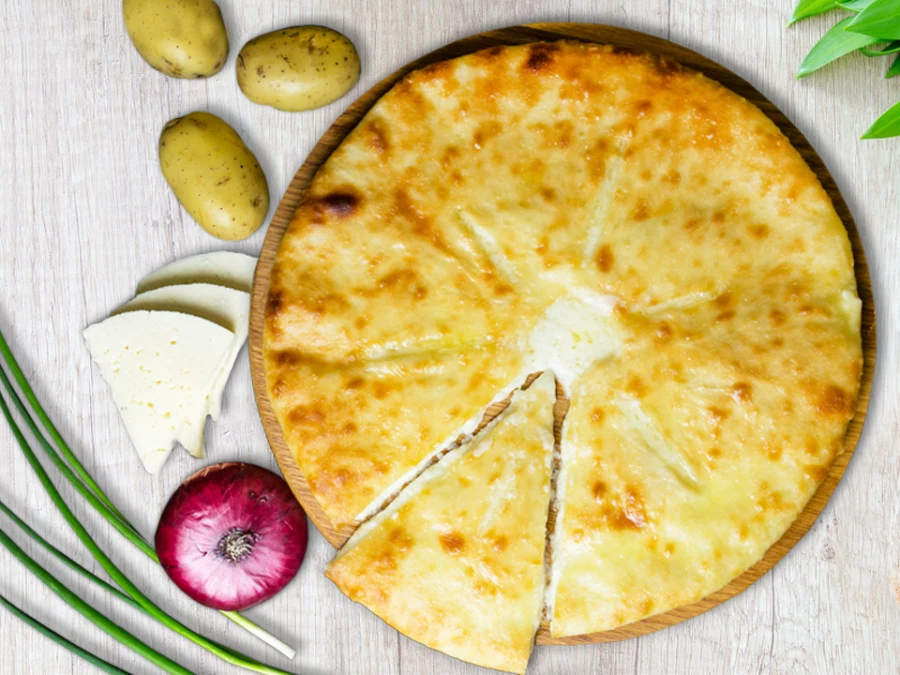 Картофджын осетинский пирог  с картофелем и сыром