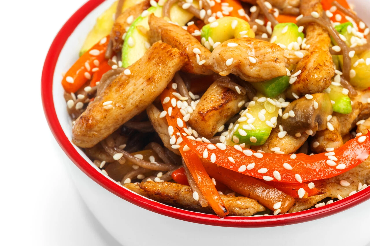 Гречневая лапша с курицей