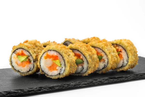 Горячий ролл с лососем
