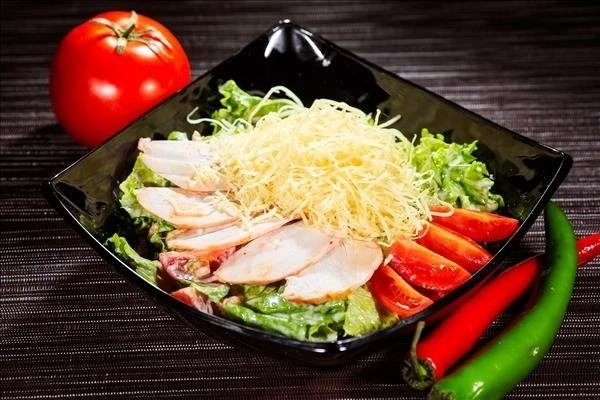 Салат "Цезарь с курицей"