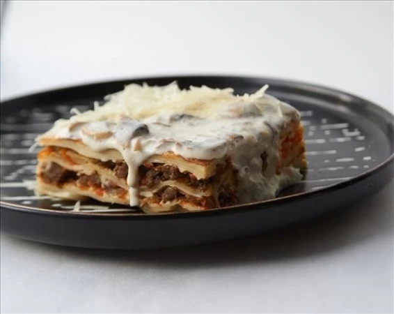 Лазанья с курицей и грибами