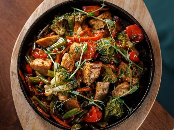 Куриное филе с овощами