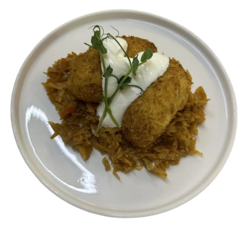 Зразы картофельные с грибами, тушеной капустой и сметаной САЙТ