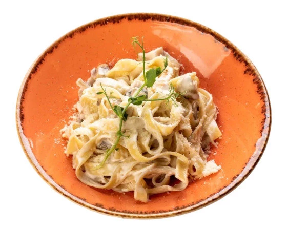Феттучине с курицей и грибами