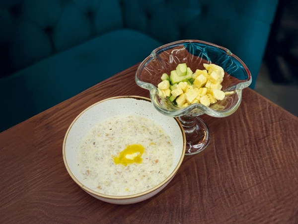 Рисовая каша на сливках с зеленым яблоком и бананом