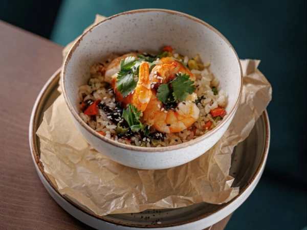 Жареный рис с Креветками, овощами и соусом Терияки