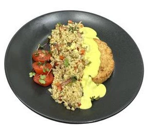 Котлета рубленная из куриного филе в хрустящей панировке с булгуром
