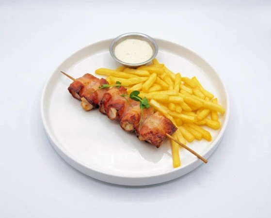 Шашлычок куриный в беконе