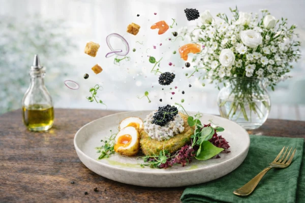Авокадо в сухарях с икрой палтуса и форшмаком из сельди
