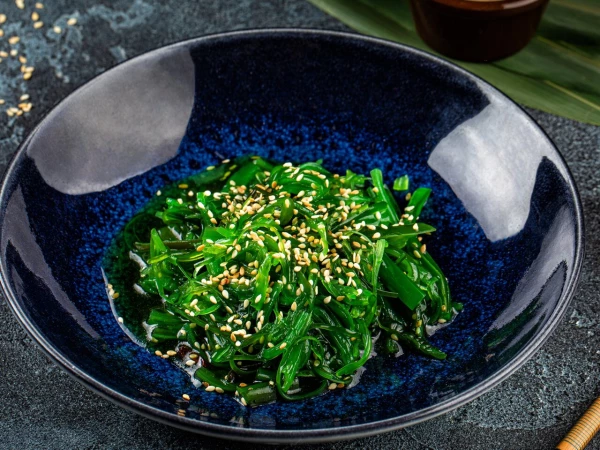 "Чука салат с ореховым соусом