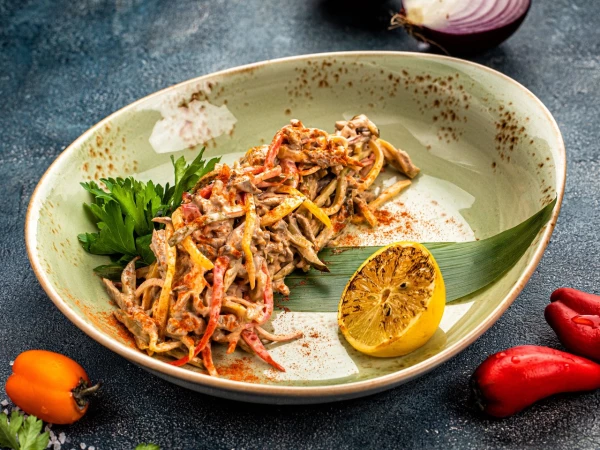 "Салат Садаф с говядиной и овощами