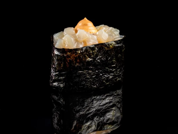 "Гункан с гребешком спайси 2 шт