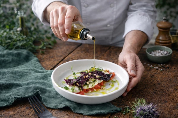 Салат Капрезе с моцареллой