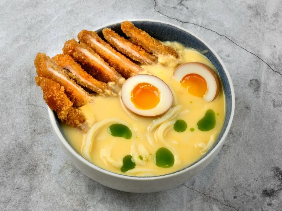 Сырный суп с лапшой и хрустящей курочкой