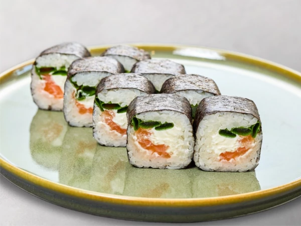 Сливочный лосось с зеленым луком