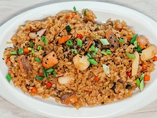 Рис с морепродуктами и овощами