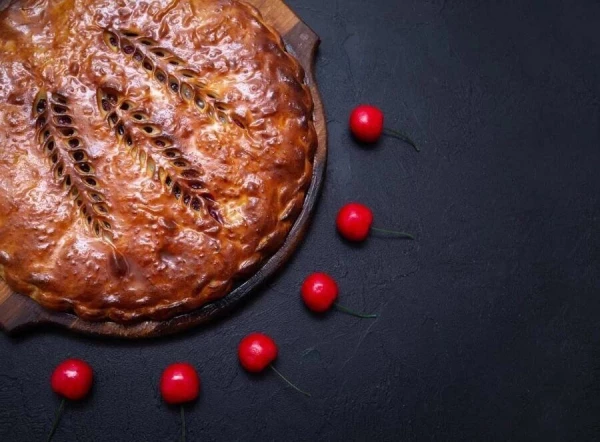 Осетинский пирог с вишней