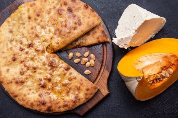 Осетинский пирог с тыквой и сыром