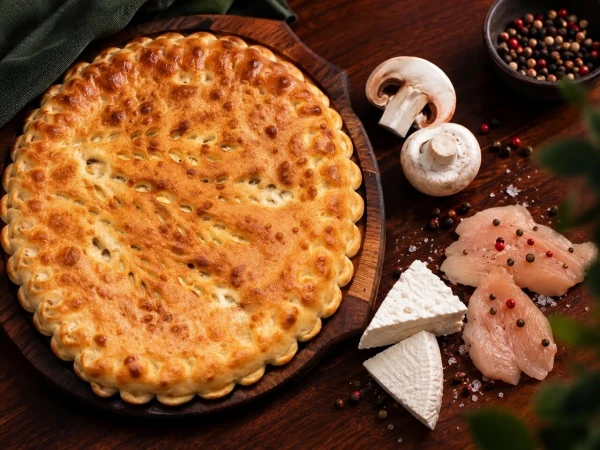 Пирог с курицей, грибами и сыром