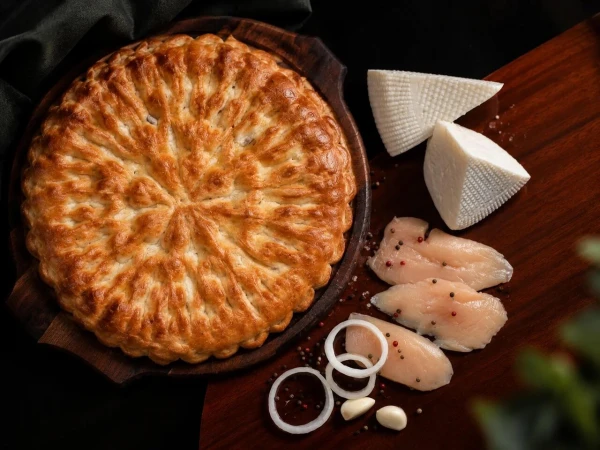 Пирог с курицей и сыром
