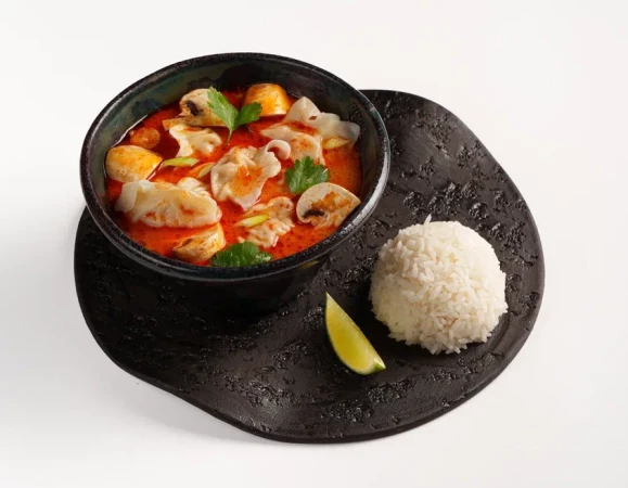 Том ям с вонтонами из семги