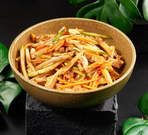 Салат с ушками 150 гр