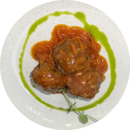 Тефтели с овощным соусом