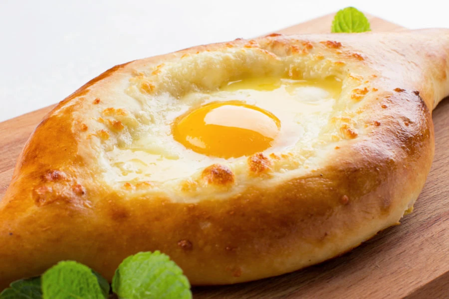 Хачапури по-аджарски
