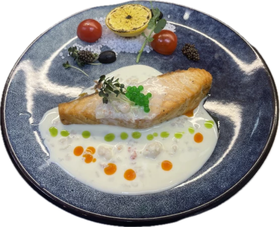 Лосось с соусом из морепродуктов