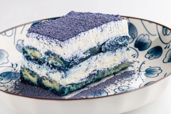 Тирамису с голубой матчей