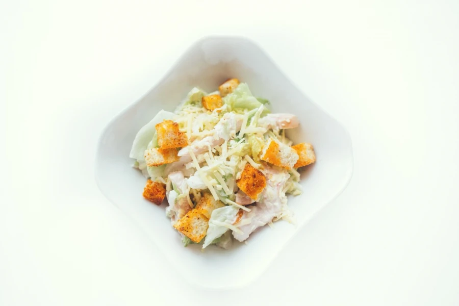 Салат с грудкой копченой 