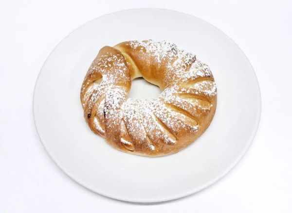 Пирожок с вишней