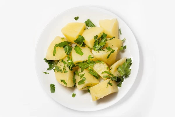 Картофель отварной с зеленью 