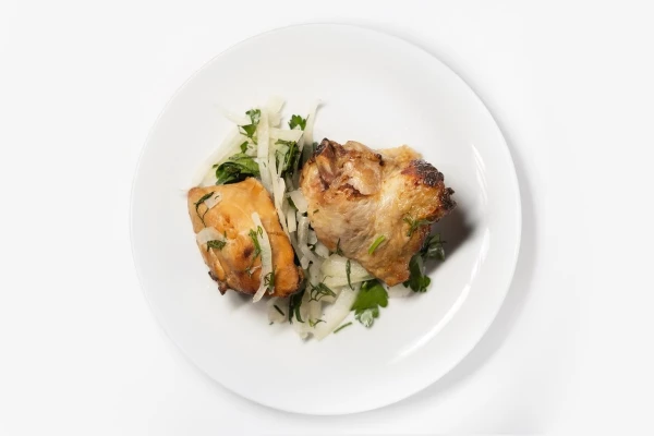 Курица жареная с луком 