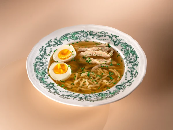 Куриный бульон с лапшой