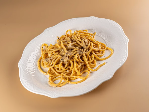 Паста Качо э пепе в сырной голове