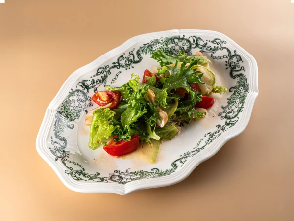 Салат с кальмаром на гриле 