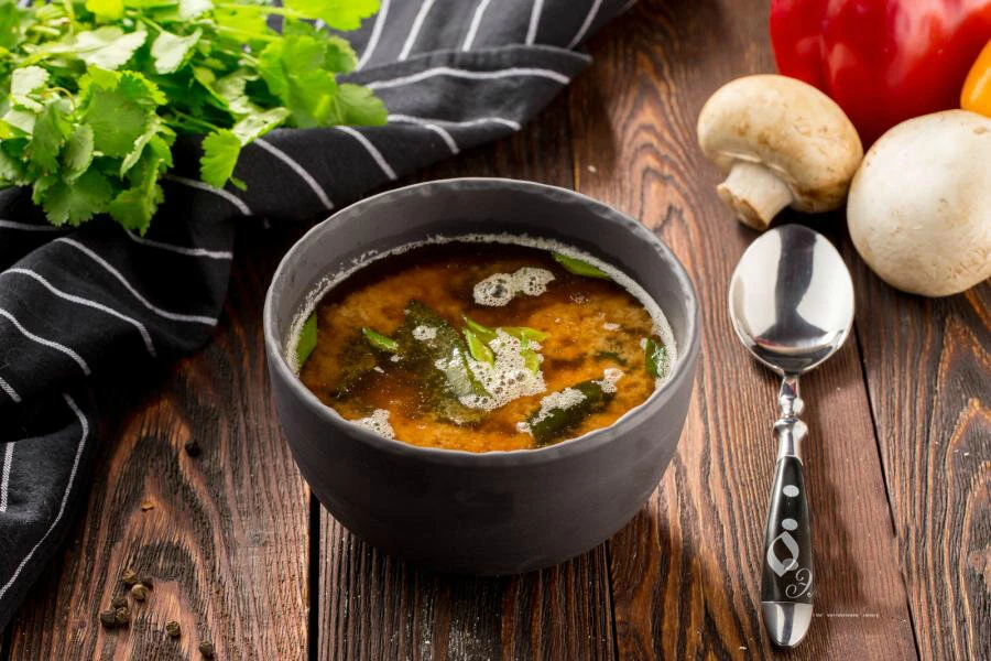 Мисо с удоном и грибами муэр 