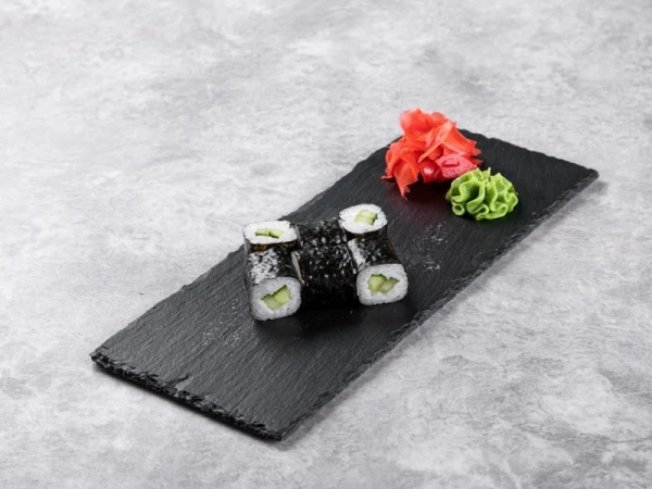 Ролл с авокадо