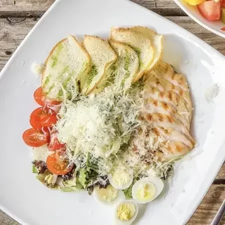 Цезарь с курицей