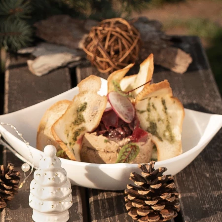 Паштет из куриной печени с гренками