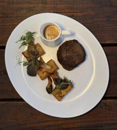 Медальоны с картофельным гратеном и грибами