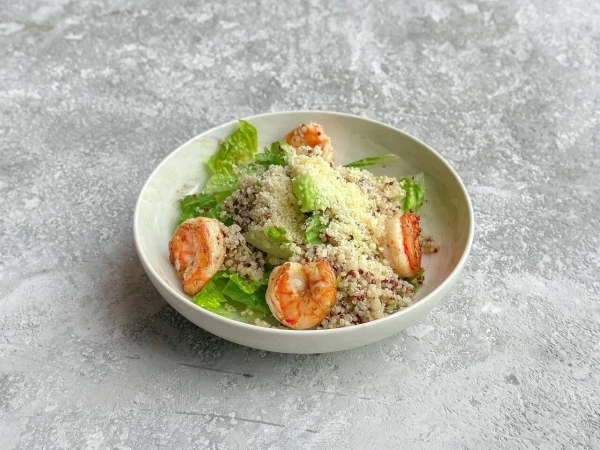 Салат киноа с креветками