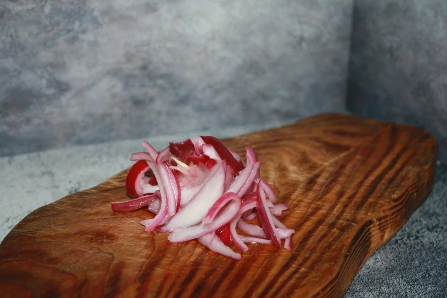 Лук маринованный (пор)